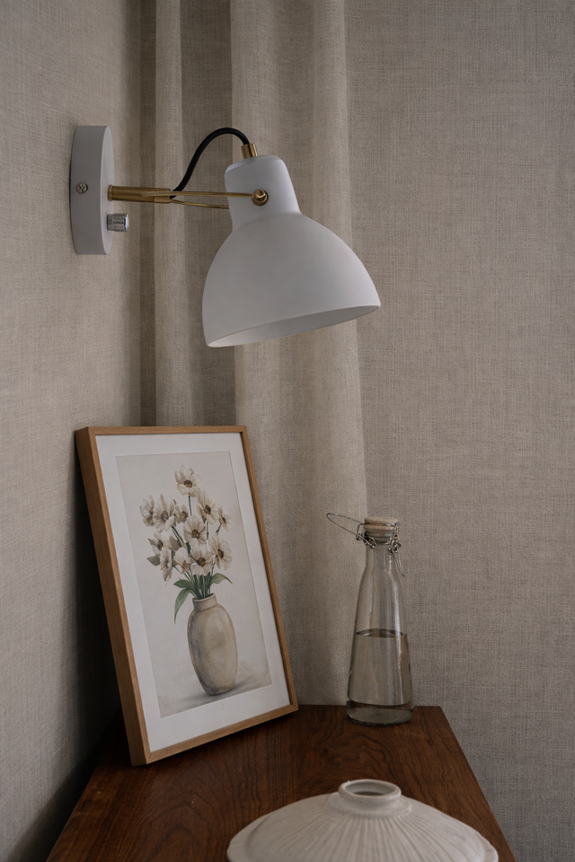 Aeris Minimal Wall Light