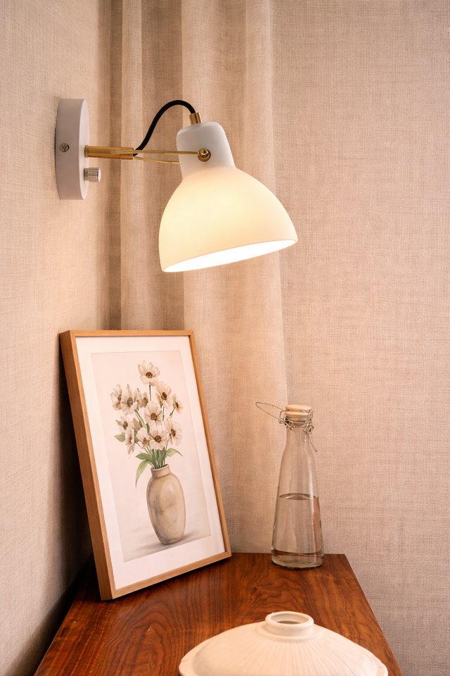 Aeris Minimal Wall Light