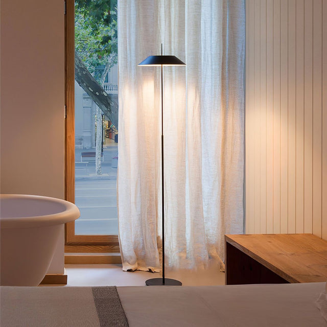 Noiré Floor Lamp